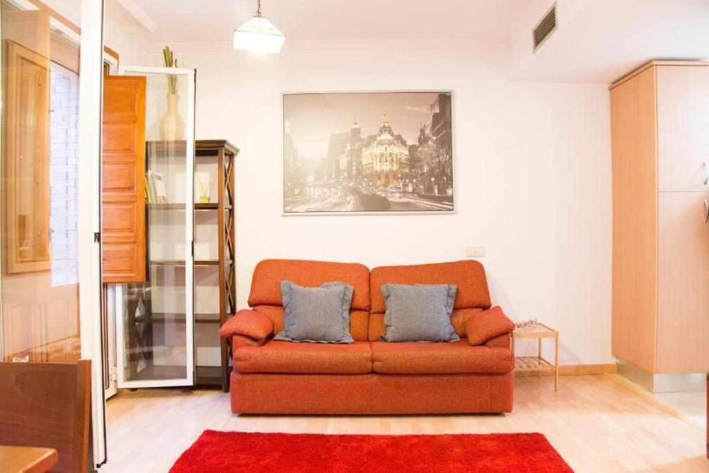 Un Ideal Estudio Para Conocer Madrid — Fotos 1
